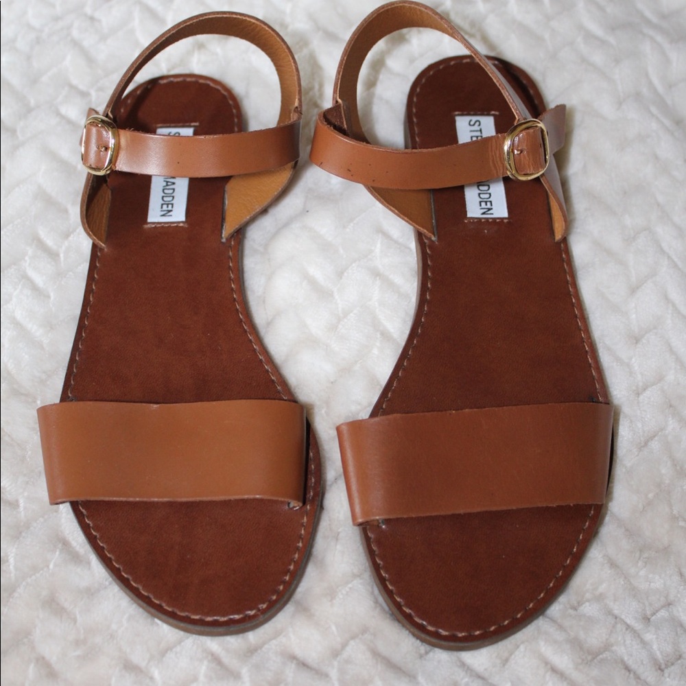 Donddi Sandals